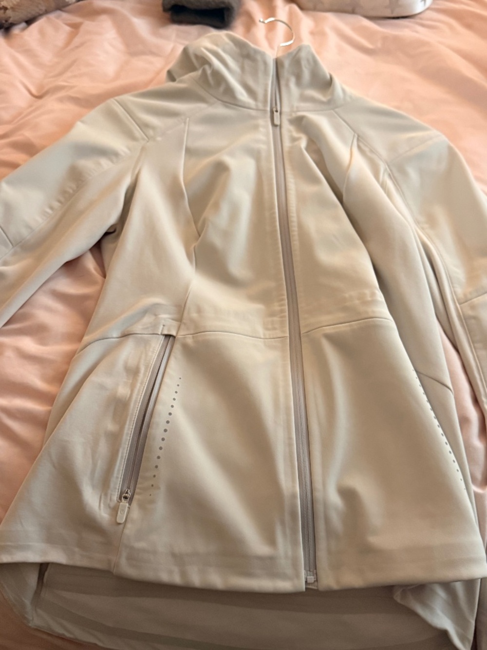 Lululemon cross chill rain jacket